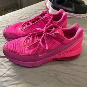 Nike Women's Athletic Shoes - Vibrant Pink